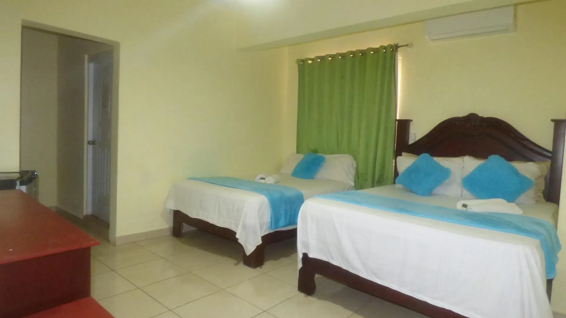 Hotel Enrique I Gazcue, Bed And Breakfast Santo Domingo Hostel