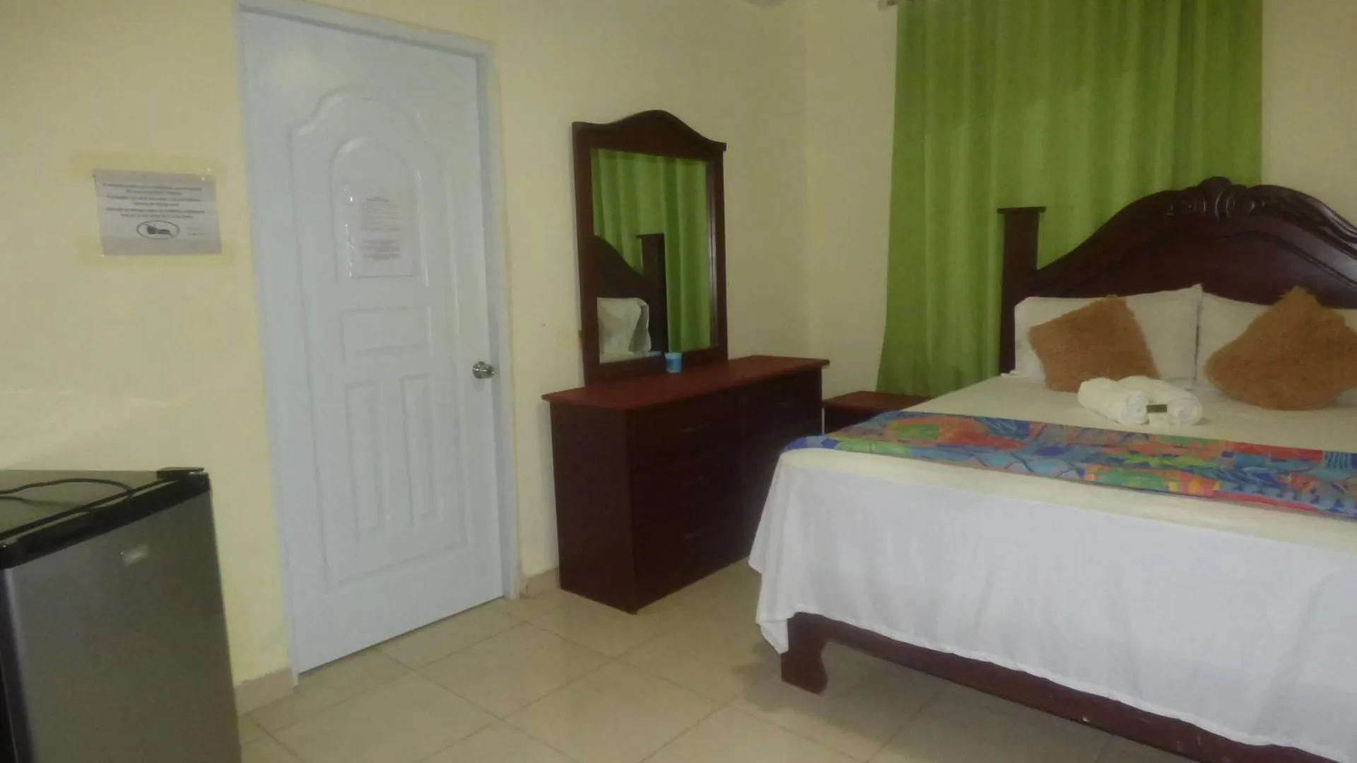 Hostel Hotel Enrique I Gazcue, Bed And Breakfast Santo Domingo Dominican Republic