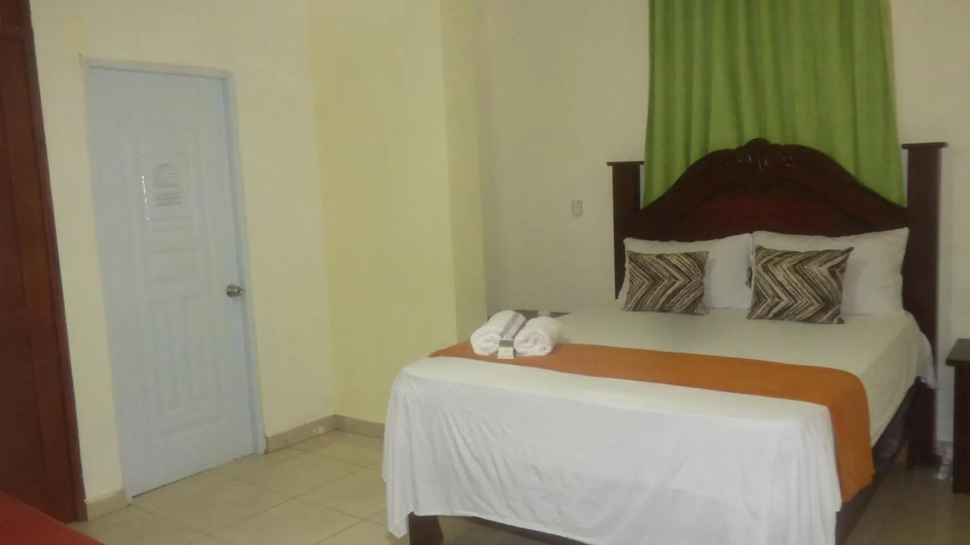 Hotel Enrique I Gazcue, Bed And Breakfast Santo Domingo