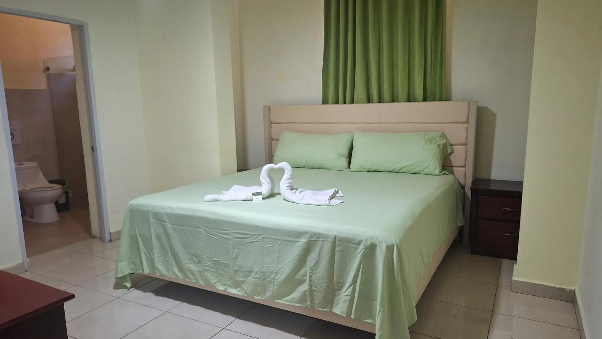 Hotel Enrique I Gazcue, Bed And Breakfast سانتو دومينجو